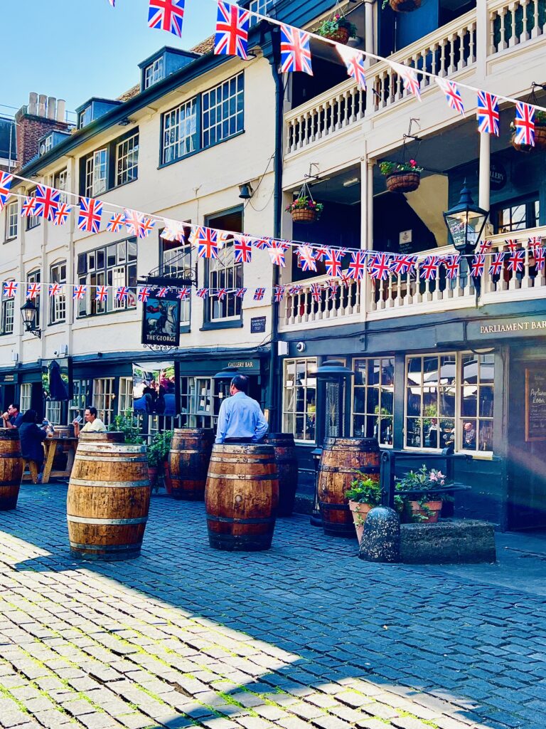 The George Pub London Bridge History: London’s Last Galleried Coaching Inn