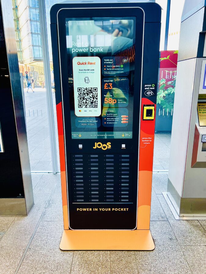 power bank point near the ticket machine on the upper concourse at London Bridge Station
