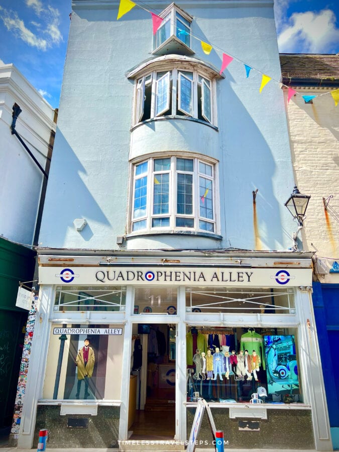 Entrance to Quadrophenia Alley in Brighton, a narrow passage inspired by the film Quadrophenia and Brighton’s mod heritage.