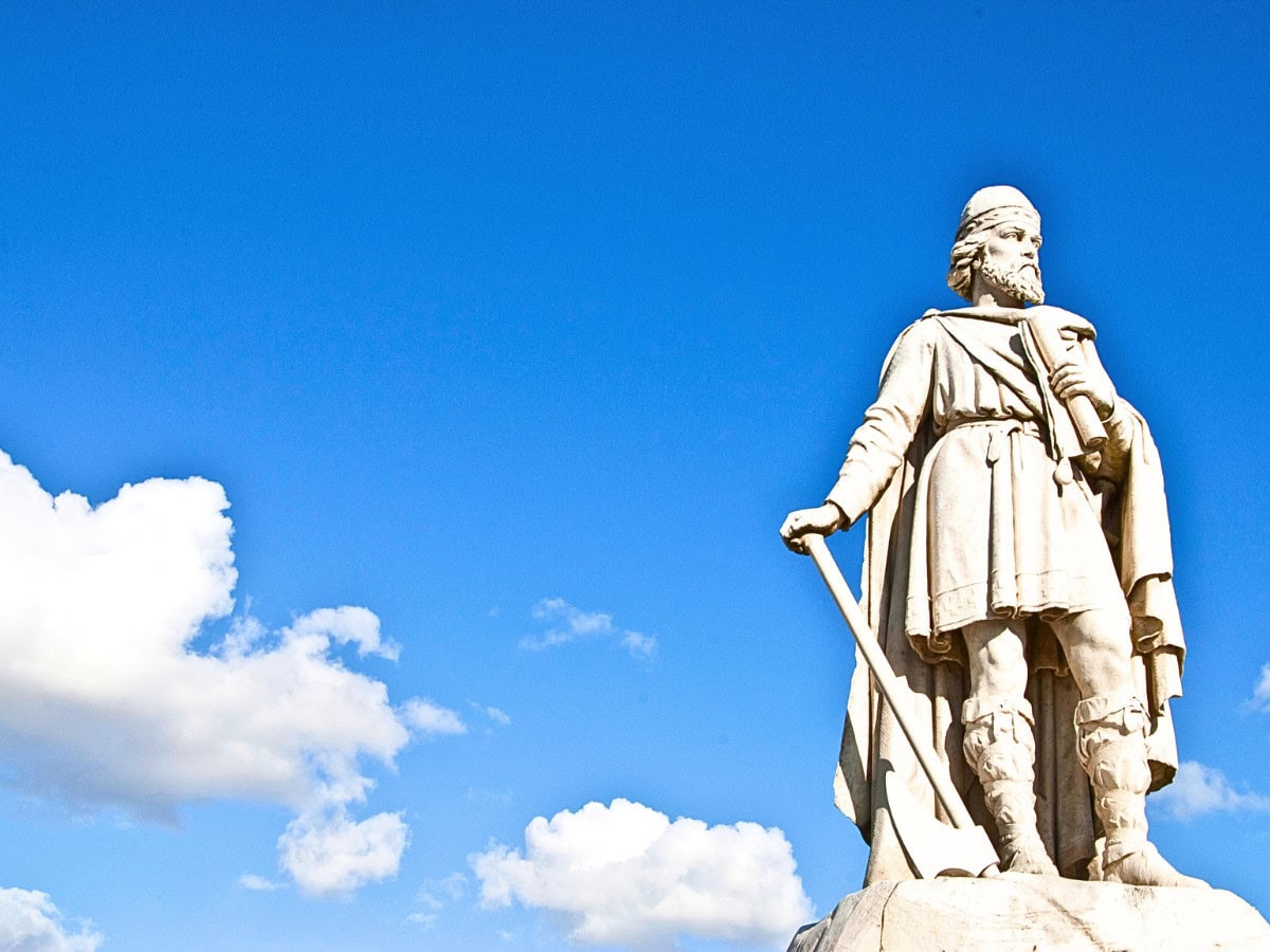 Statue of Alfred the Great in Wantage, Oxfordshire, his traditional birthplace.